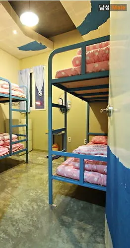 Wow Guest House - Hostel Busan 2*,